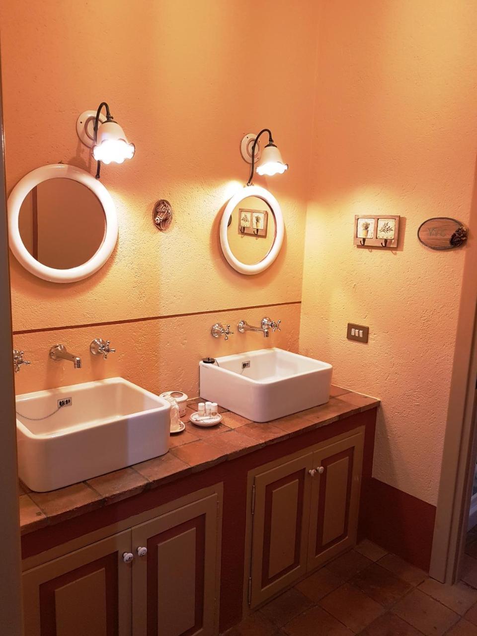 B&B La Cascina Di Monia E Mario Borgo Ticino Экстерьер фото